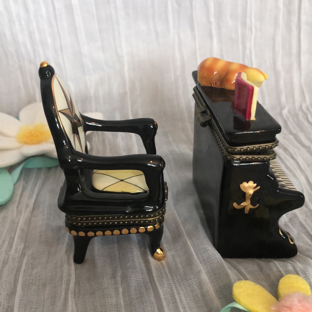 MUD PIE porcelain trinket boxes set Cat on top antique piano & Victorian chair - Picture 3 of 12